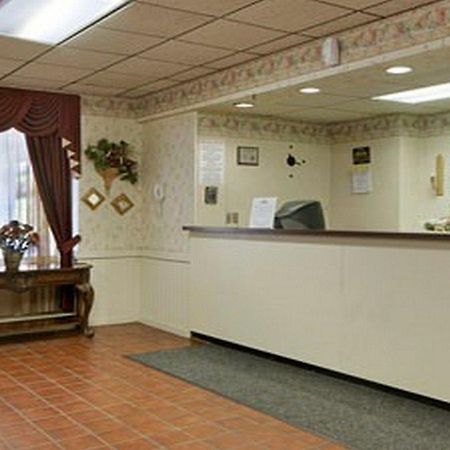 Days Inn Hotel & Conference Center - Meadville Interior photo