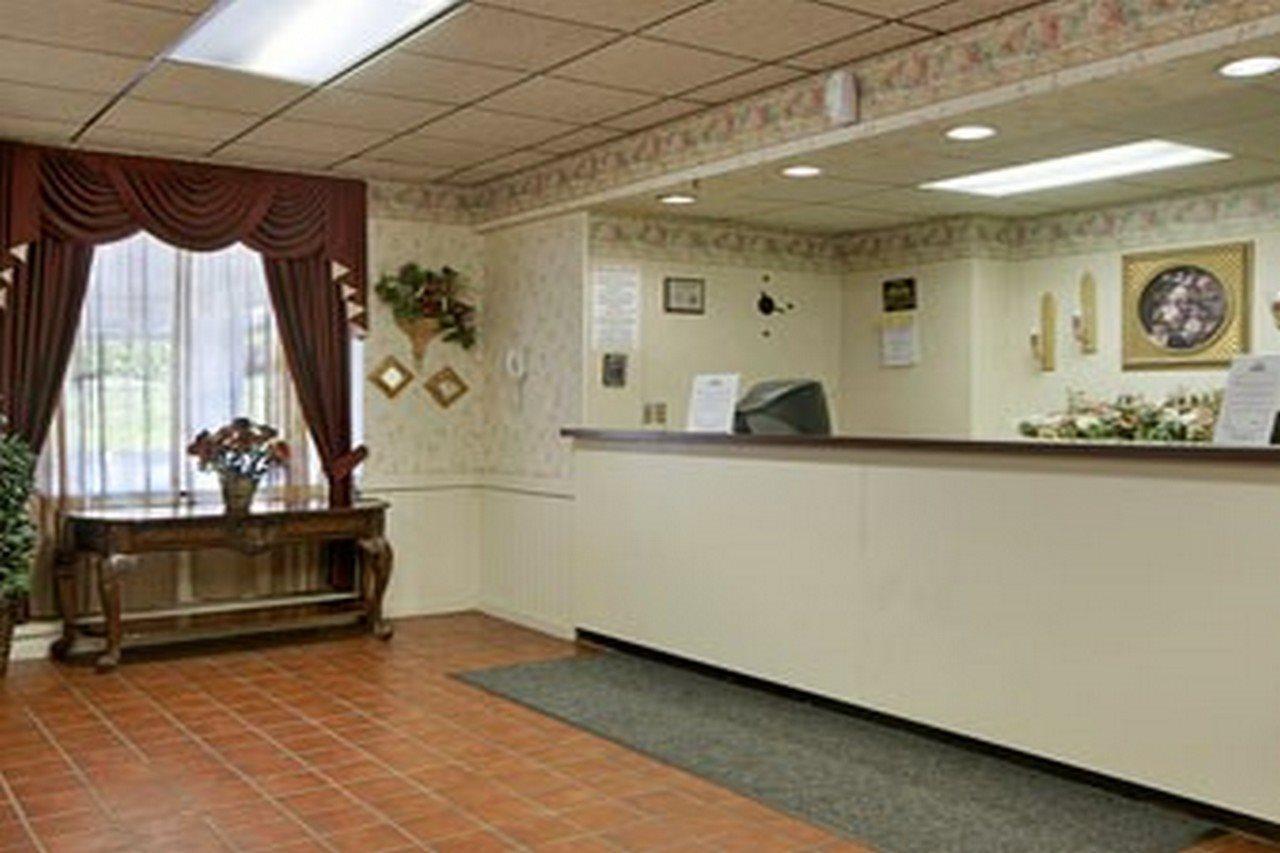 Days Inn Hotel & Conference Center - Meadville Interior photo